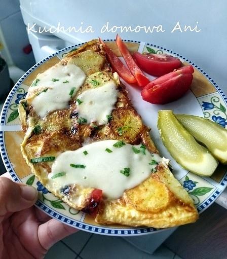 Omlet z ziemniakami i papryką