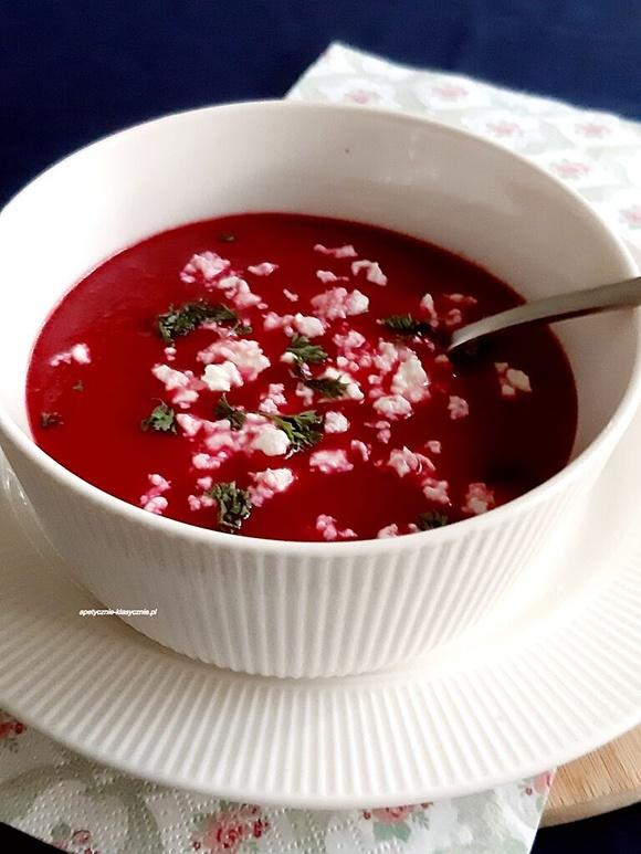 Zupa krem z buraków ze śliwką i jabłkiem