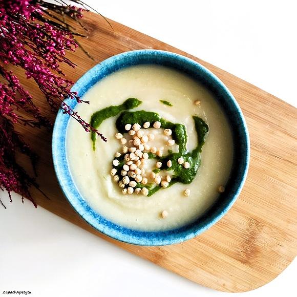 Krem z gruszki i pietruszki z pesto z jarmużu