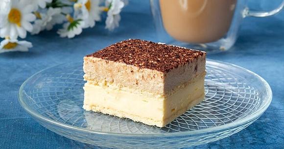 Ciasto waniliowe z cappuccino i kremem budyniowym