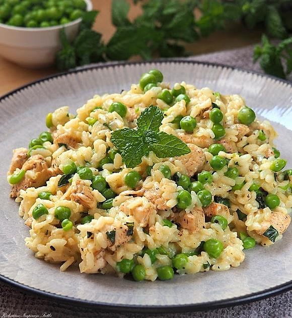 Risotto z kurczakiem i zielonym groszkiem