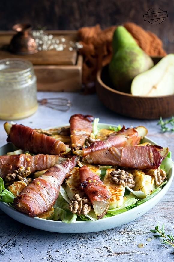 Sałatka z gruszką i grillowanym halloumi