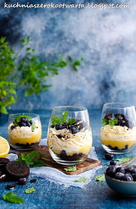 Deser z lemon curd i borówkami