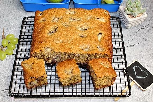 Zdrowe ciasto owsiane z bananem i czekoladą