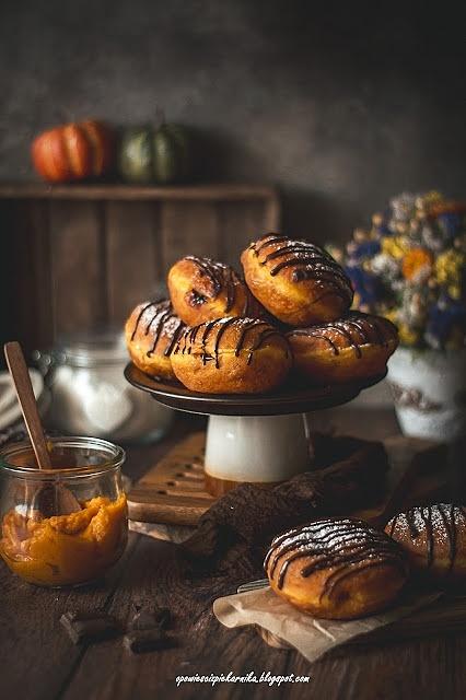 Pączki dyniowe z powidłami śliwkowymi