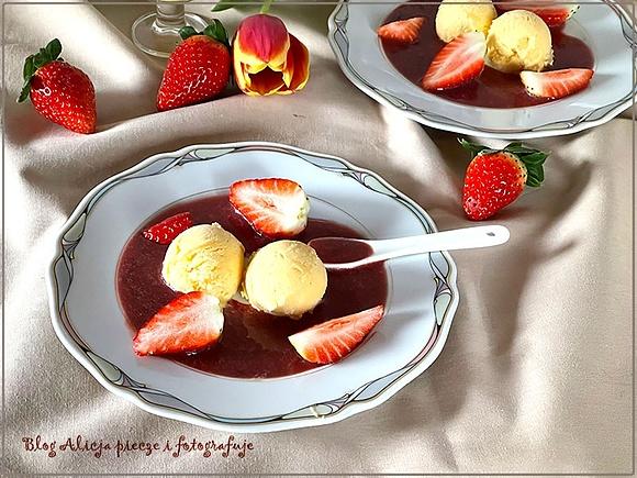 Limoncello parfait z truskawkami