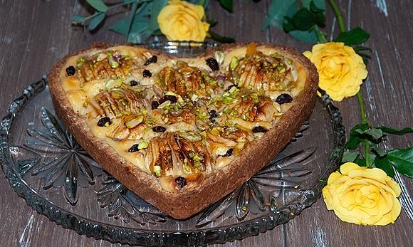 Jabłkowe ciasto serce walentynkowe