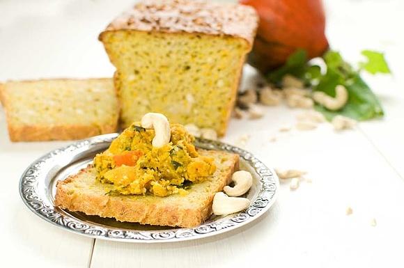 Hokkaido chleb z orzeszkami cashew i sezonową dynią