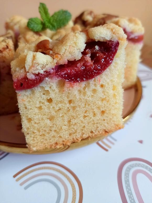 Szybkie ciasto ze śliwkami i kruszonką
