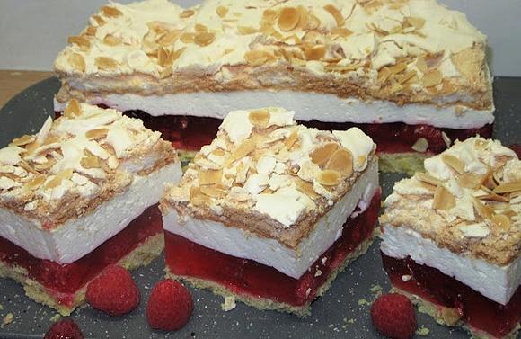 Malinowa chmura - klasyczny deser z malinami i filmem