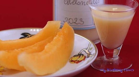 Meloncello domowej roboty - przepis na włoski likier z melona