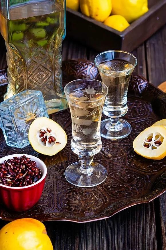 Likier amaretto z pestek