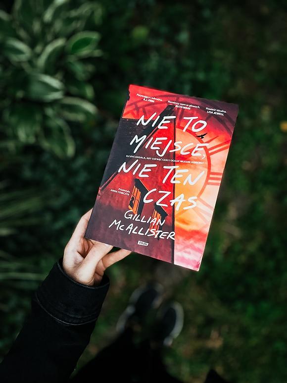 Wędrówki w pętli czasu Gillian McAllister