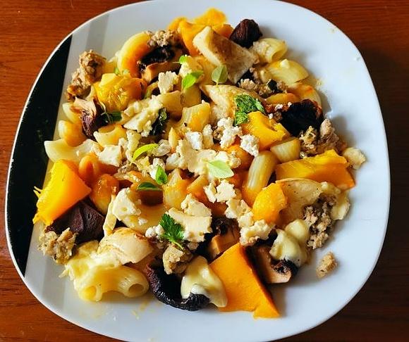 Makaron z pieczoną dynią i serem