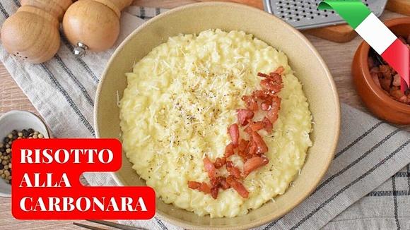 Risotto alla carbonara włoskie danie kremowe z serem pecorino i guanciale