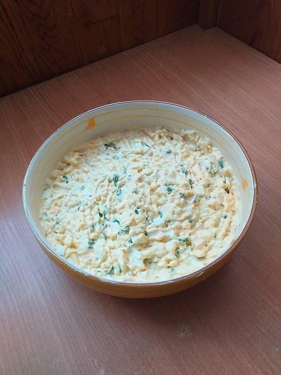 Domowa pasta jajeczna z ugotowanych na twardo jajek