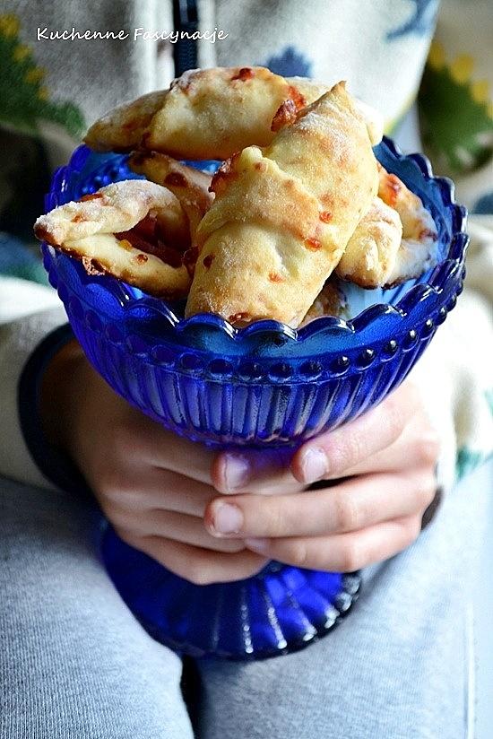 Szybkie rogaliki z serem i szynką