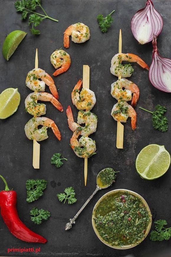 Grillowane krewetki z sosem chimichurri