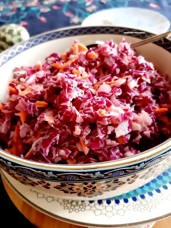 Coleslaw z czerwonej kapusty