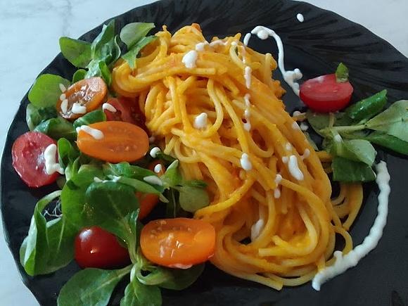 Spaghetti z sosem dyniowym
