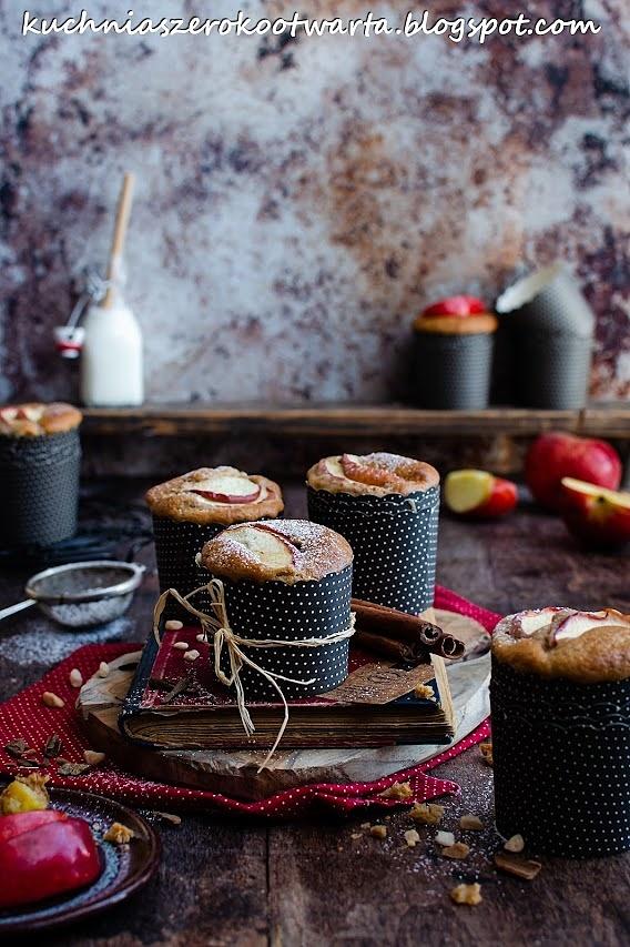 Muffinki z jabłkami na kefirze