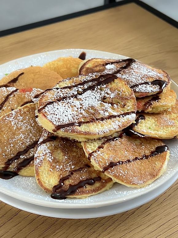 Placki bananowe na szybkie danie na śniadanie lub kolację