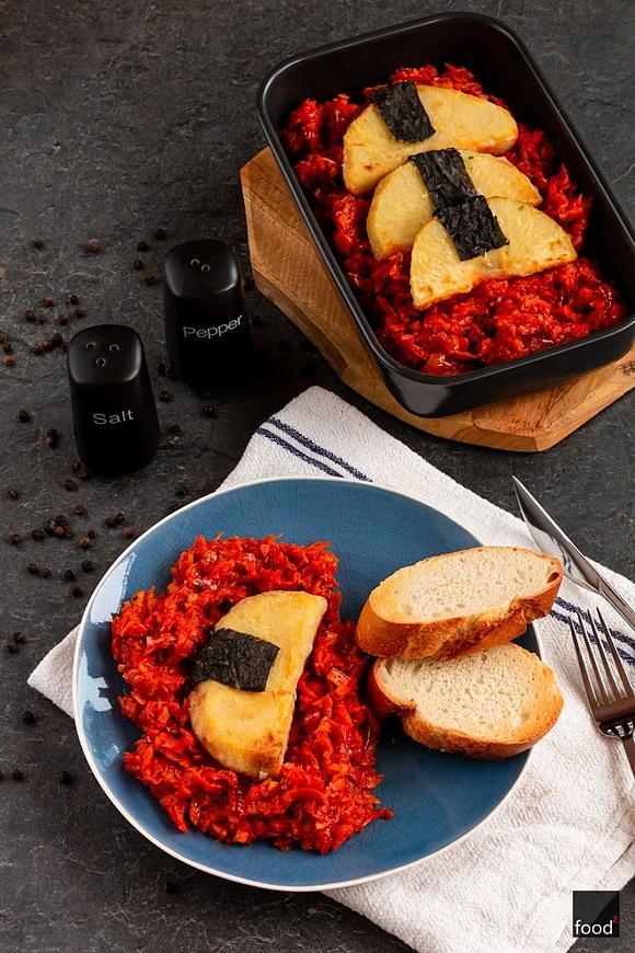 Seleryba po grecku z pastą gochujang