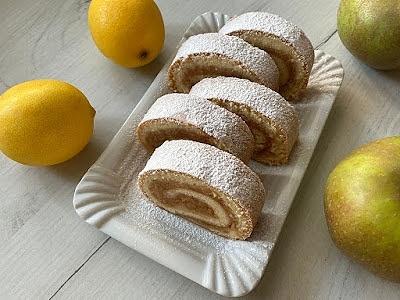 Rolada biszkoptowa z jabłkami