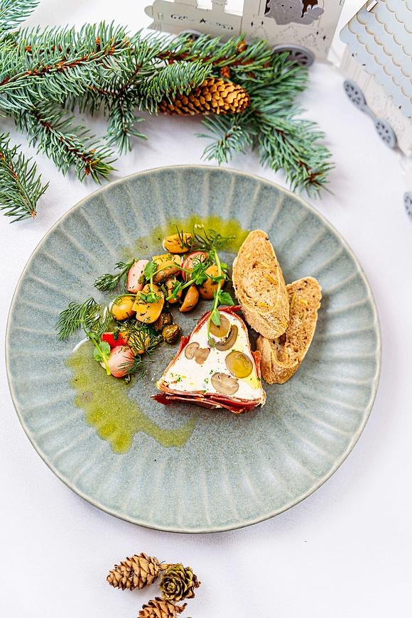 Terrina grzybowa z szynką sarmacką