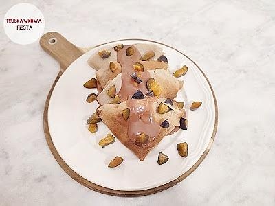 Korzenne naleśniki z puddingiem czekoladowo-orzechowym