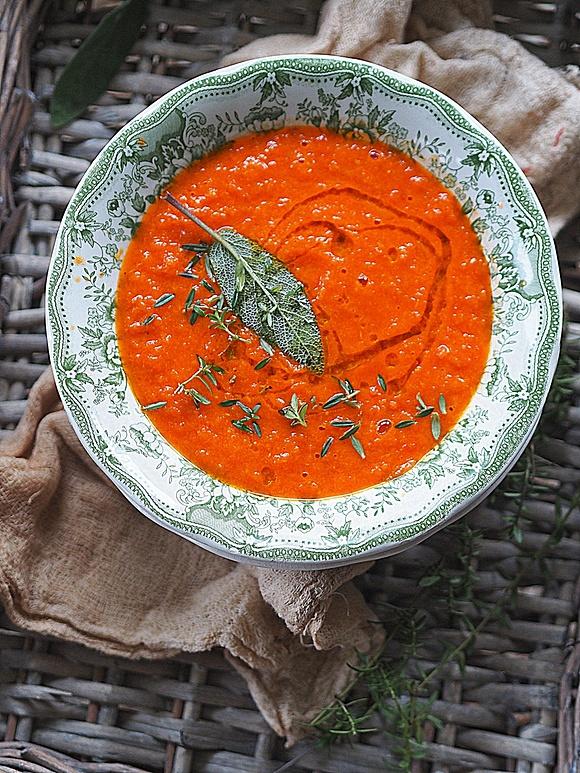 Zupa z kiszonych pomidorów na noworoczne delicje
