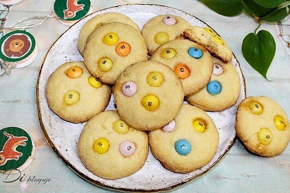 Kruche ciasteczka ze Skittlesami bez jajek