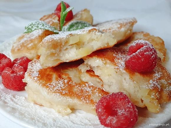 Racuchy drożdżowe z jabłkami