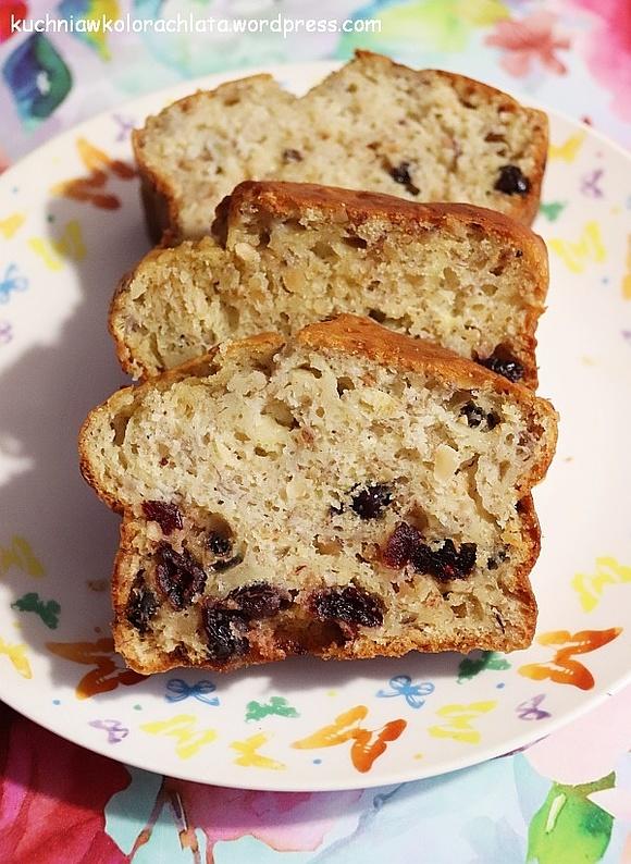 Orkiszowy chlebek bananowy z migdałami i żurawiną