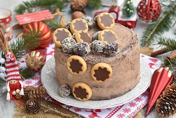 Tort z serkiem mascarpone, czekoladą i trufelkami