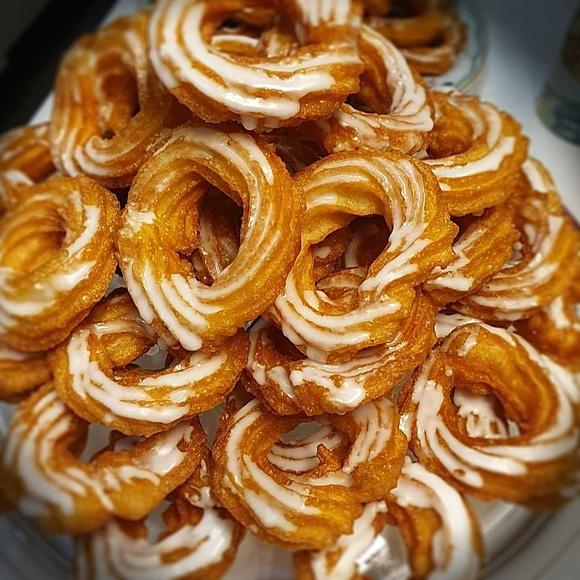 Pączki hiszpańskie z lukrem
