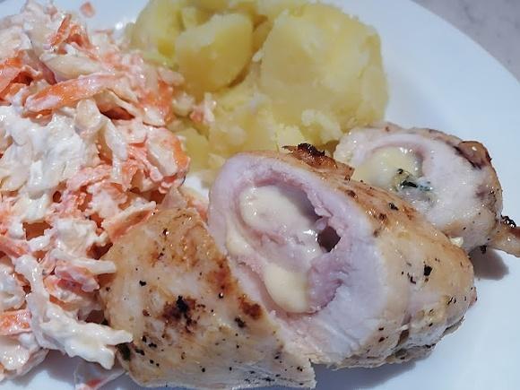 Drobiowe roladki z szynką i mozzarellą