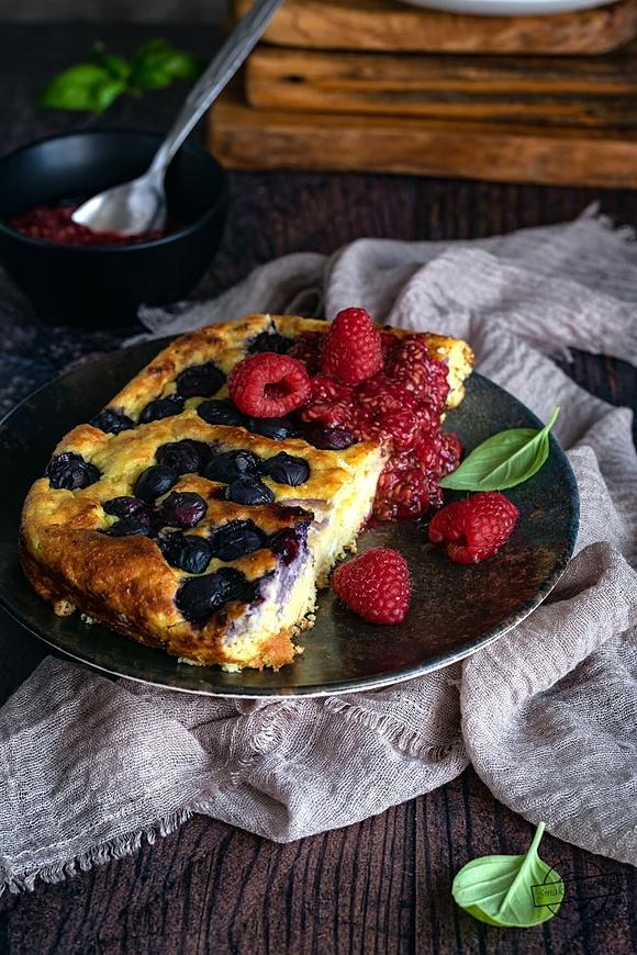 Omlet sernikowy z air fryer z owocami