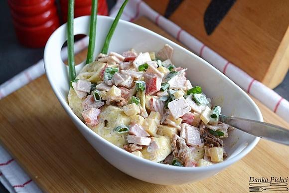 Sałatka z tortellini i serem