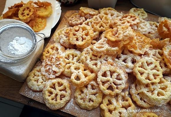 Karnawałowe rozetki - szybki i tani przepis