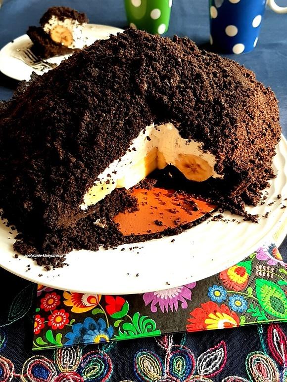 Ciasto kopiec kreta bez pieczenia z bananami i mascarpone