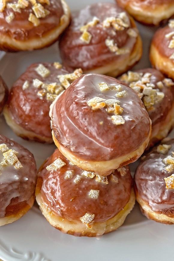 Pączki z konfiturą z płatków róż