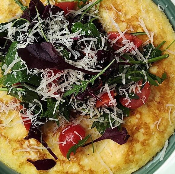Omlet serowy ekspresowe śniadanie