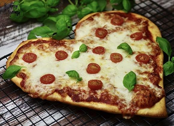 Pizza na walentynki - szybka i pyszna kolacja na randkę