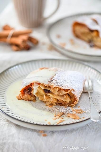 Apfelstrudel - strudel z jabłkami