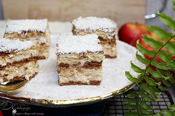 Szarlotka bez pieczenia z serkiem mascarpone
