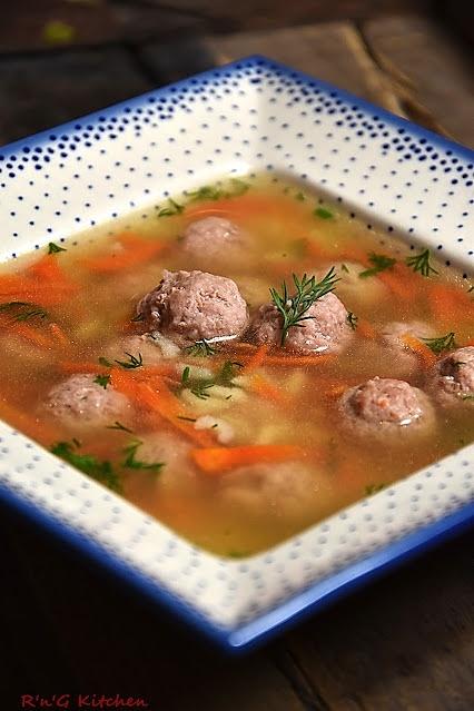 Zupa koperkowa z pulpecikami i ryżem
