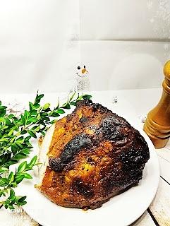 Pieczona szynka na kanapki w przyprawach z piekarnika