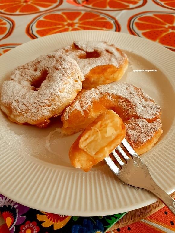 Ananas w cieście