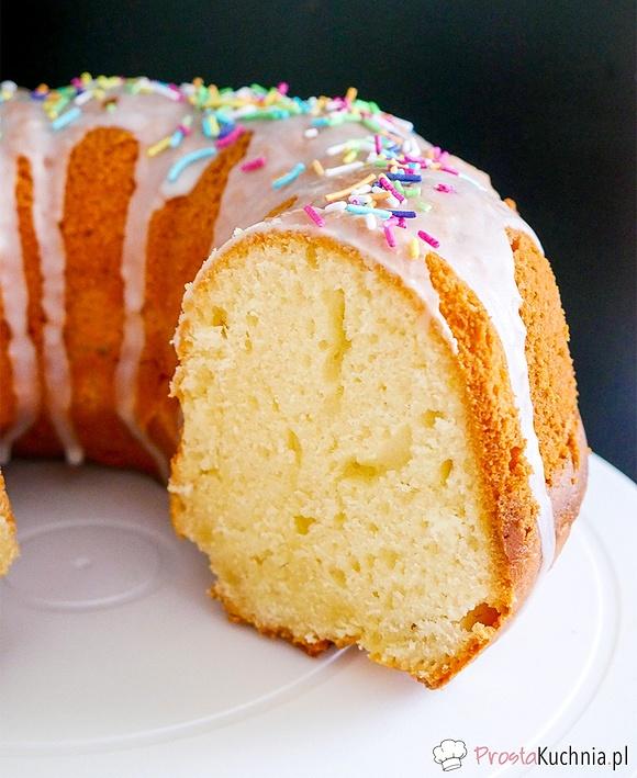 Babka na jogurcie - puszysta i szybka w przygotowaniu